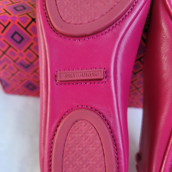 TORY BURCH Dark Azalea  Minnie Travel Ballet with Logo Embossed Nappa Leather - Picture 12 of 12